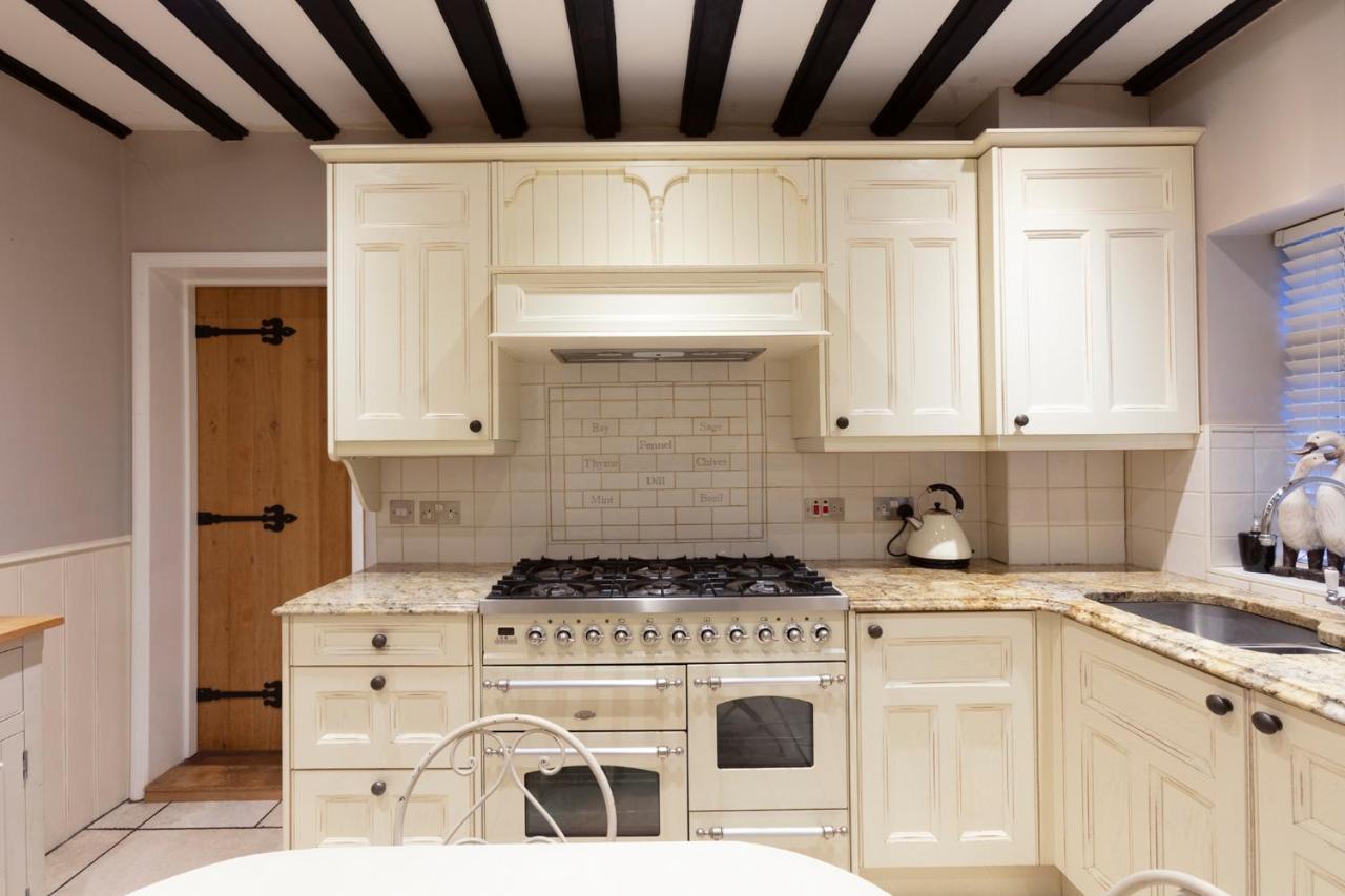 Luxury Eton House, 5 Minute Walk To Windsor Castle Villa Exterior foto